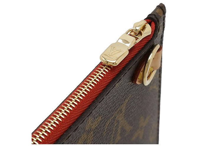 Pochette Louis Vuitton Neverfull Monogram Roja - vista 4
