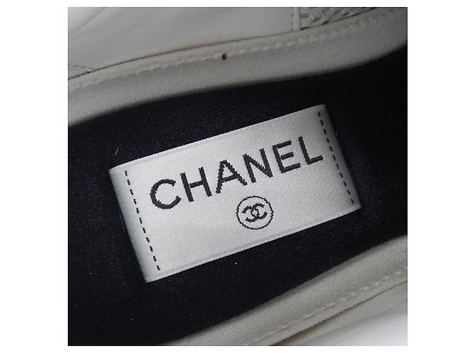 Timeless Chanel Sneaker aus Kalbsleder Schwarz - Ansicht 6