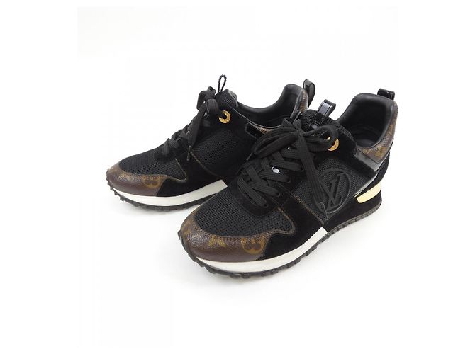 Sneakers della linea Louis Vuitton Run Away Marrone Nero - vista 3