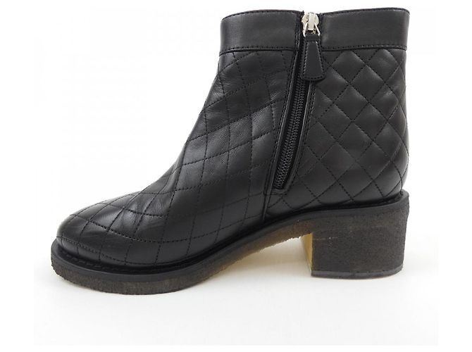 Timeless Chanel Lederstiefel Schwarz - Ansicht 2