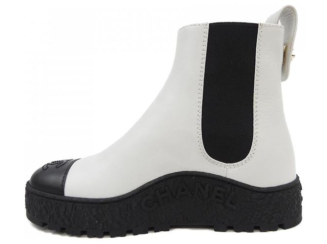 Timeless Botas de couro de bezerro Chanel Branco - vista 2