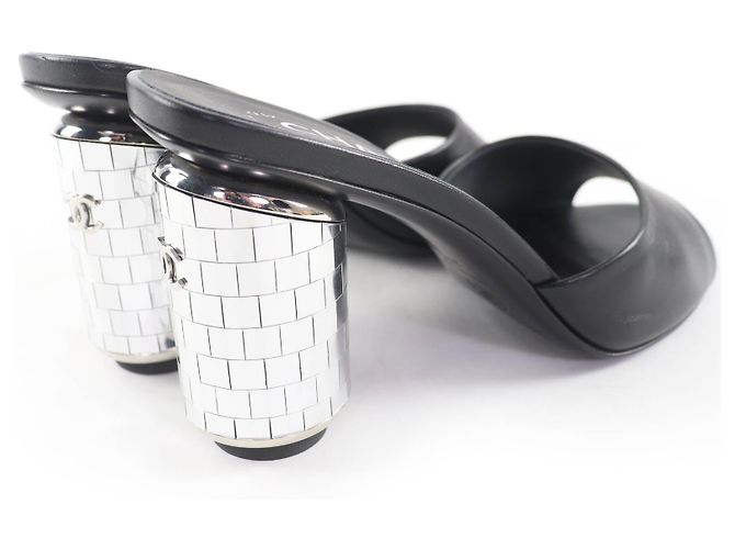 Timeless Sandali Chanel COCO Mark in pelle Nero Argento - vista 3