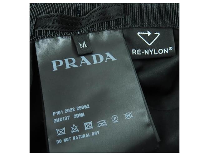 Prada Re-Nylon Cap mit Dreieckslogo Schwarz - Ansicht 8