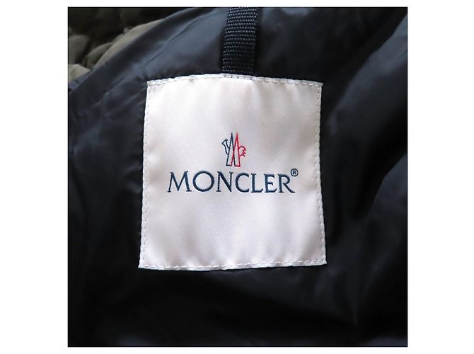 Giacca in piumino di poliestere Moncler IRUS Verde Cachi - vista 9