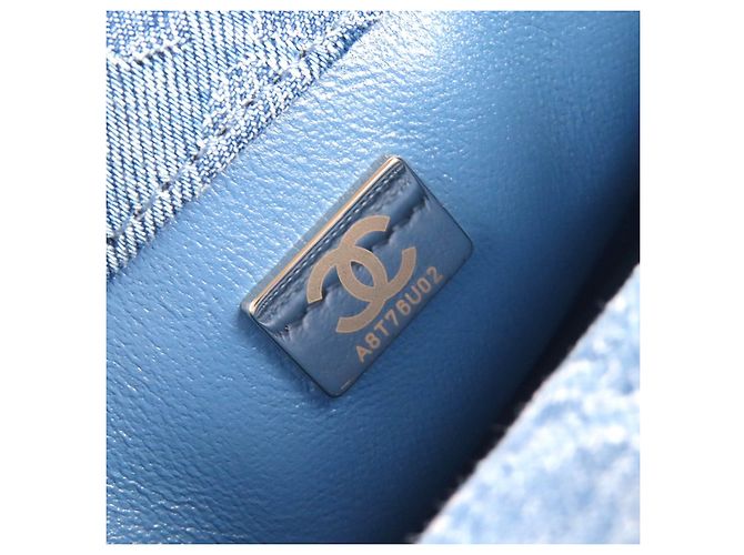 Timeless Borsa a Spalla Chanel Mini Matelasse COCO Mark Camellia Chain Blu - vista 13