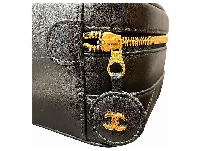 Chanel Bicolore Leather Vanity Case Black - view 9