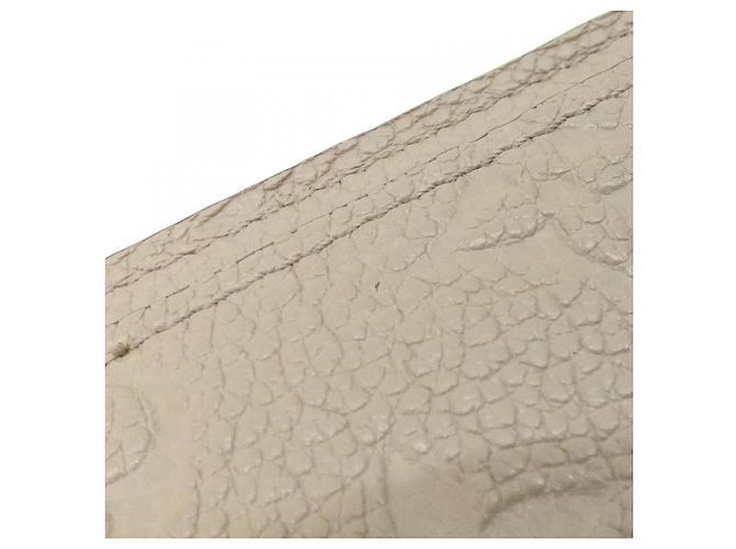 Cartera Claire Monogram Empreinte Louis Vuitton Gris - vista 4