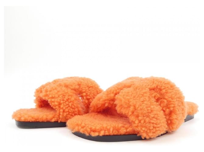 Hermès Hermes Shearling-Sandalen Orange - Ansicht 3