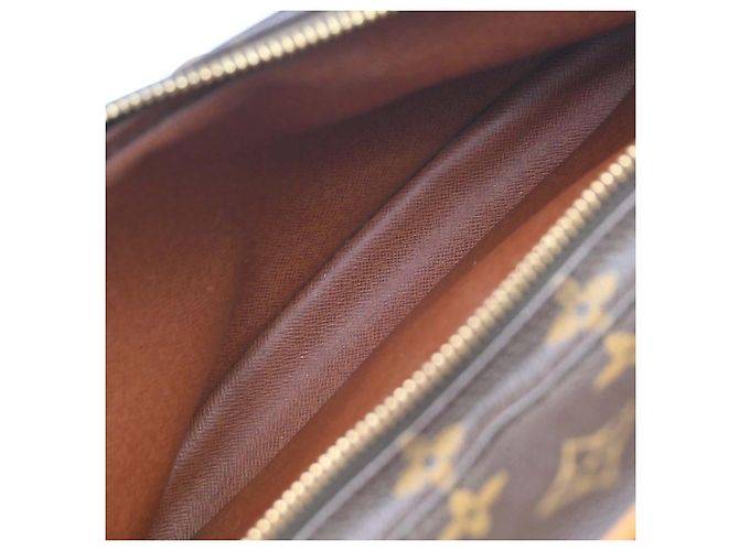 Louis Vuitton Nil Messenger Monogram Canvas 28 Marrone - vista 3