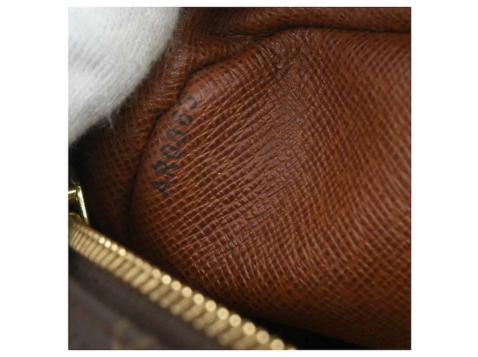 Louis Vuitton Nil Messenger Monogram Canvas 28 Marrone - vista 5