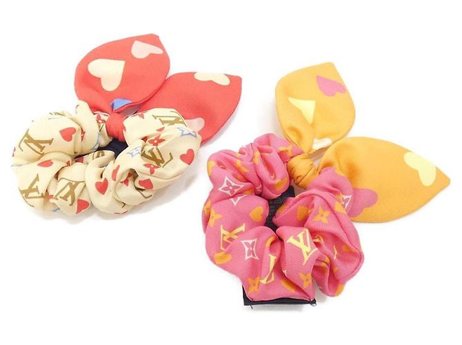 Set di scrunchie Louis Vuitton Scrunchie Set GameOn M79104 Marrone Fuschia - vista 2