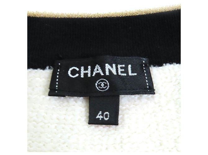 Timeless Cárdigan de punto de toalla de algodón CHANEL COCO con botones marcados Negro Blanco Dorado - vista 6