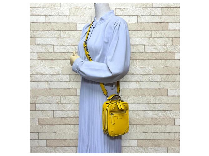 Mini borsa a tracolla Fendi Travel Giallo - vista 2