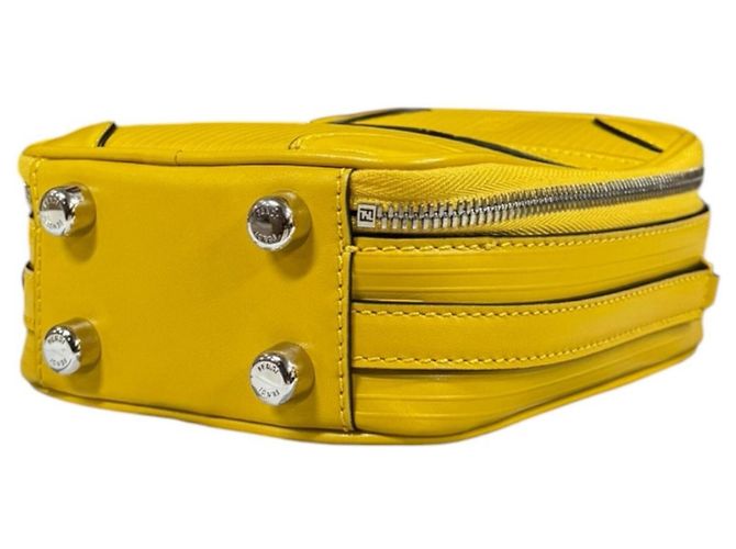 Mini borsa a tracolla Fendi Travel Giallo - vista 7