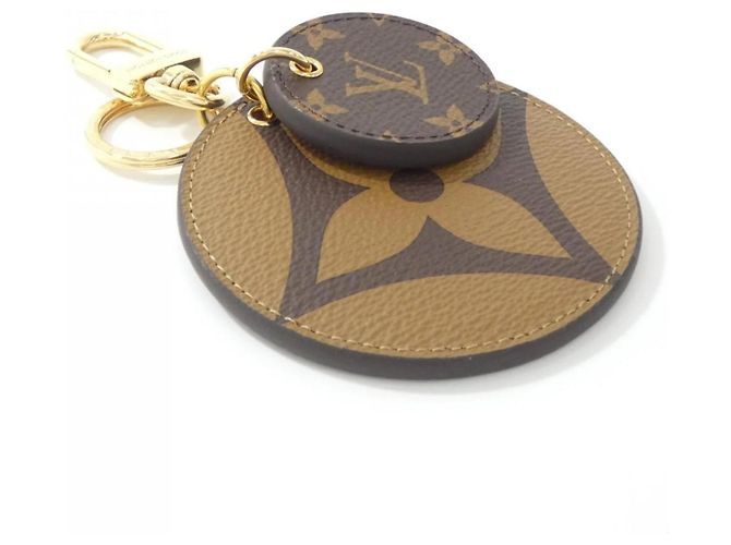 Louis Vuitton Monogram Porte Clés Illustré Chaveiro Marrom - vista 3