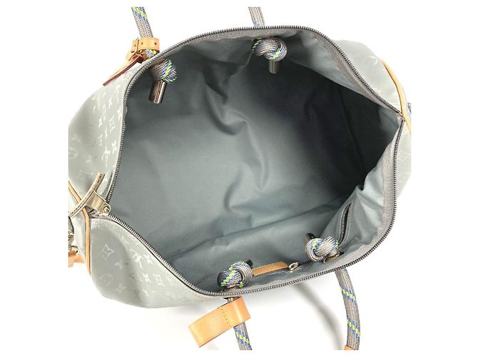 Louis Vuitton Monogram Titanium Keepall Bandoulière 50 Marrone - vista 10