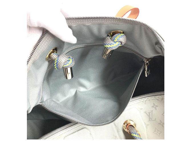 Louis Vuitton Monogram Titanium Keepall Bandoulière 50 Marrone - vista 11