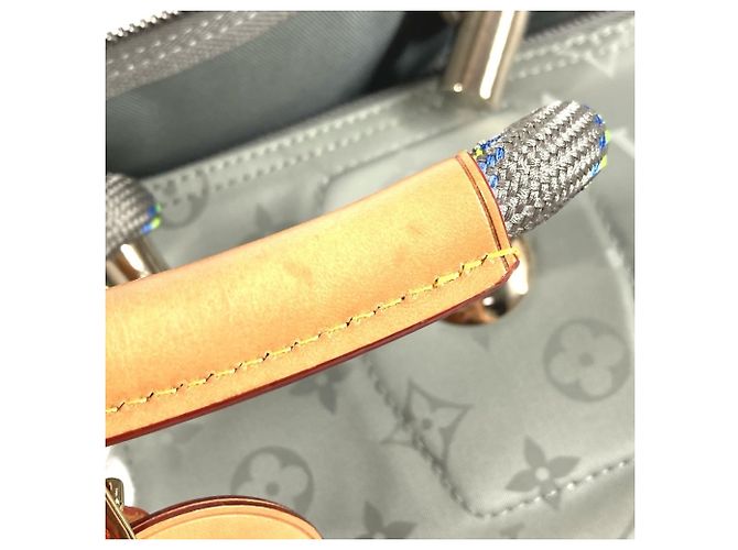 Louis Vuitton Monogram Titanium Keepall Bandoulière 50 Marrone - vista 12
