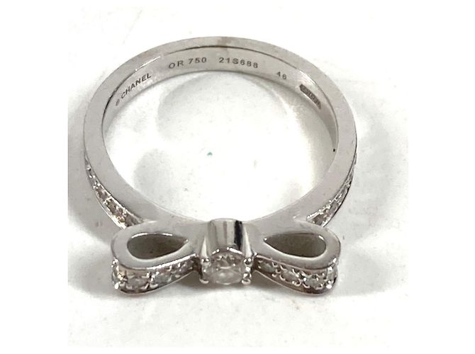 Anello Chanel in oro bianco 18K e diamanti con motivo a nastro - vista 6