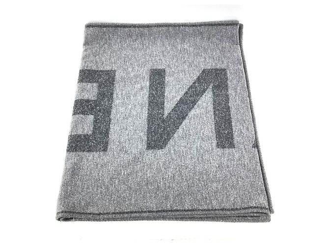 Sciarpa Chanel 19K Logo Large Stole Blanket Scarf Marrone - vista 11