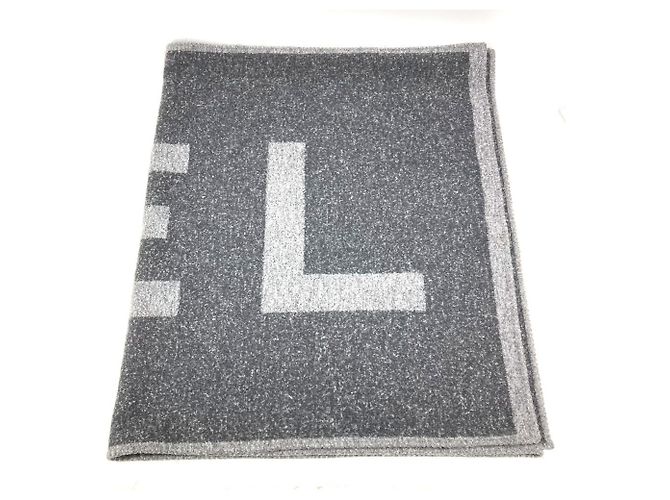 Sciarpa Chanel 19K Logo Large Stole Blanket Scarf Marrone - vista 4