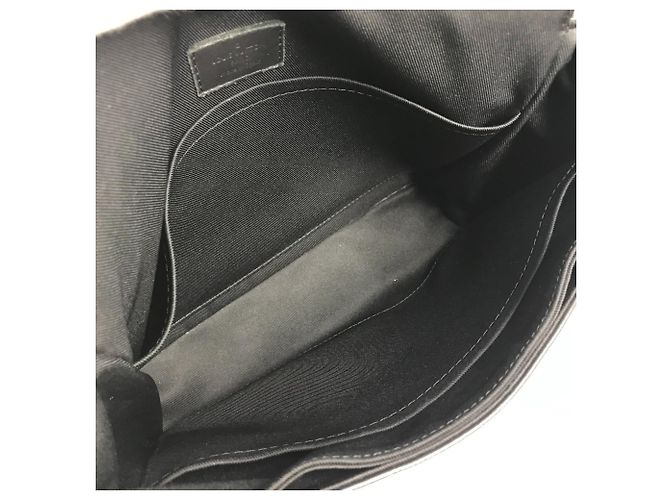 Borsa a tracolla Louis Vuitton Damier Infini District PM Flap Nero - vista 11