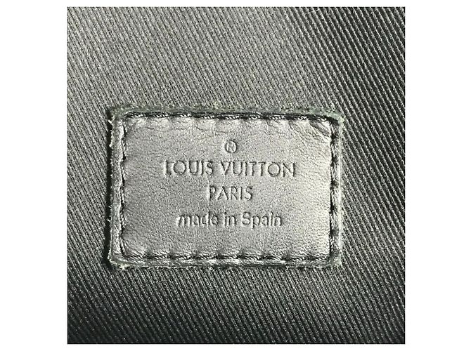 Borsa a tracolla Louis Vuitton Damier Infini District PM Flap Nero - vista 12