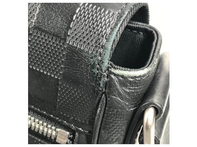 Borsa a tracolla Louis Vuitton Damier Infini District PM Flap Nero - vista 15