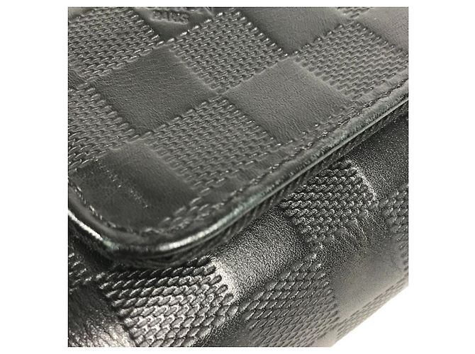 Borsa a tracolla Louis Vuitton Damier Infini District PM Flap Nero - vista 9