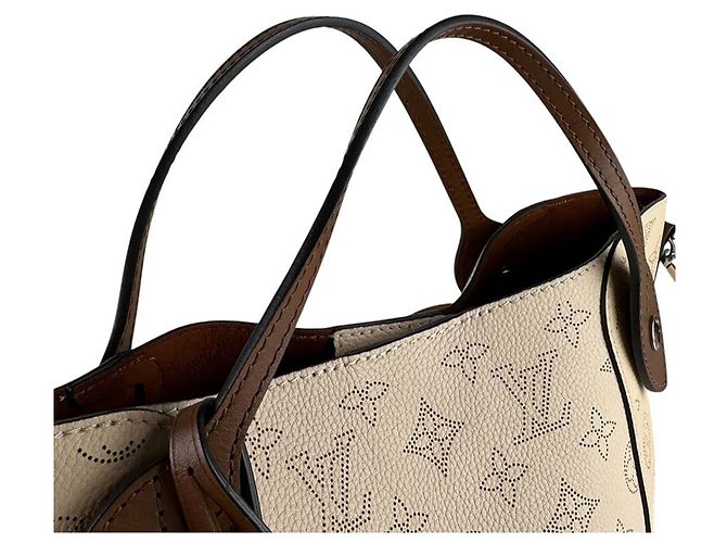 Borsa Louis Vuitton Monogram Mahina Hina PM Blume Beige - vista 10
