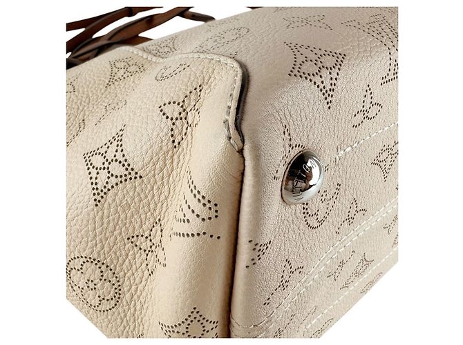 Borsa Louis Vuitton Monogram Mahina Hina PM Blume Beige - vista 8