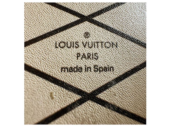 Borsa a tracolla in pelle Epi Louis Vuitton Nero - vista 12