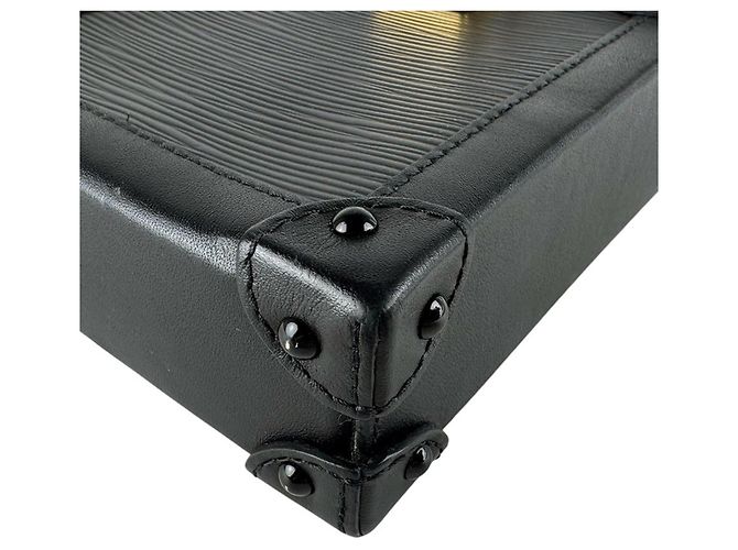Borsa a tracolla in pelle Epi Louis Vuitton Nero - vista 8