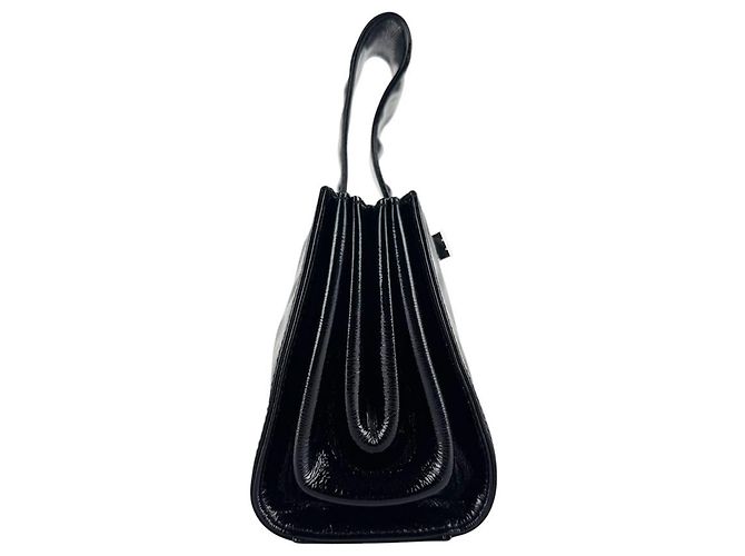 Borsa Chanel 2.55 in vernice nera Nero - vista 2