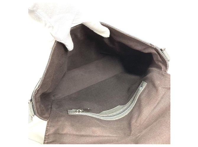 Borsa a tracolla Louis Vuitton Taiga Roman MM Marrone - vista 12