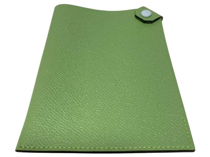 Hermès Portapassaporto Hermes Tarmac PM in vitello Epsom Verde - vista 3