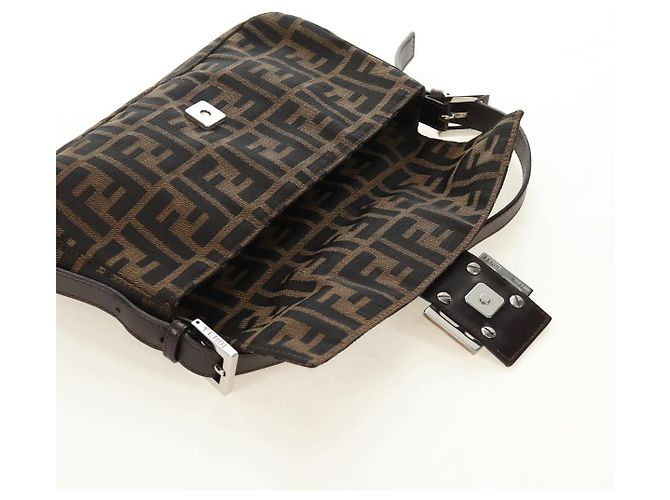 FENDI Zucca Canvas Mamma Baguette Shoulder Bag Black Brown Auth 185313M Marrone Nero - vista 20