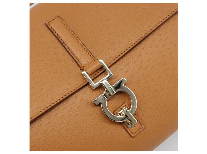 Borsa a Spalla Salvatore Ferragamo Gancini in Pelle Marrone Oro Auth 186271A D'oro - vista 14