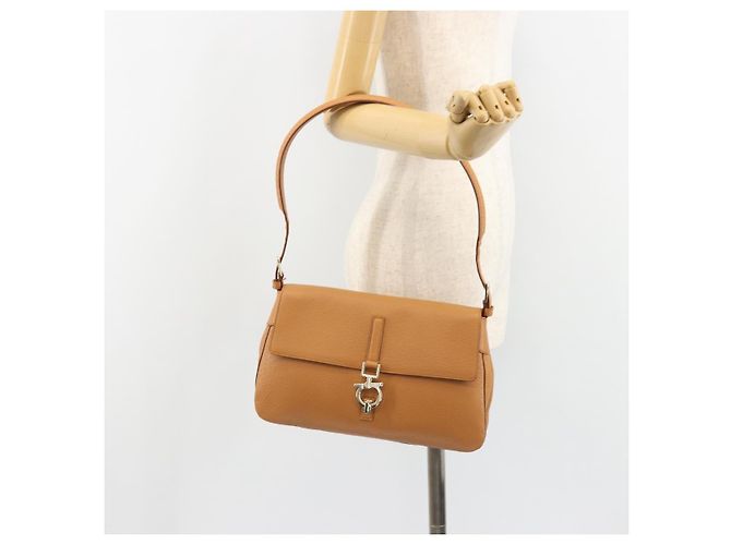 Borsa a Spalla Salvatore Ferragamo Gancini in Pelle Marrone Oro Auth 186271A D'oro - vista 22