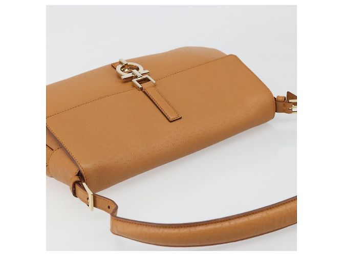Borsa a Spalla Salvatore Ferragamo Gancini in Pelle Marrone Oro Auth 186271A D'oro - vista 6
