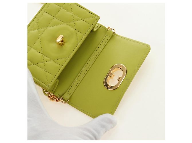 Christian Dior Cannage Miss Caro Chain Pouch in pelle di agnello verde e oro Auth 185907SM - vista 16