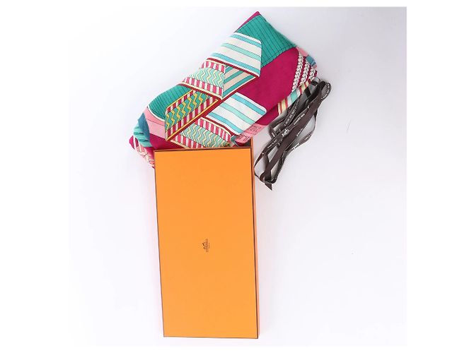 Sciarpa Carré Géant "SANGLES EN ZIGZAG" di Hermès in Cashmere e Seta, Verde x Viola - vista 15