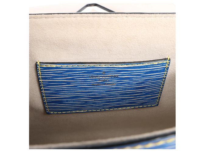 Borsa a tracolla Louis Vuitton Twist MM in pelle Epi blu M50271 Beige - vista 12