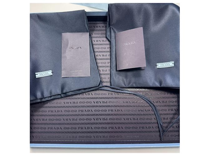 Sandalias Prada de cuero plateado con tacón de aguja Plata - vista 2