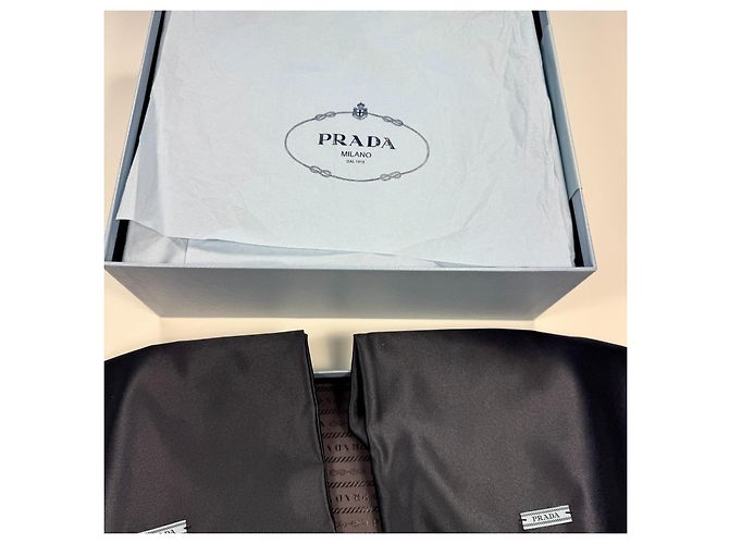 Sandalias Prada de cuero plateado con tacón de aguja Plata - vista 8