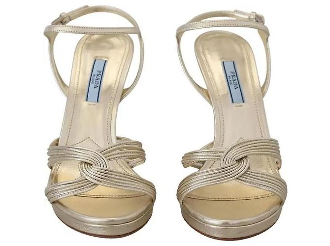 Prada Gold Metallic Sandalen mit Absatz EU 39.5 Golden - Ansicht 2