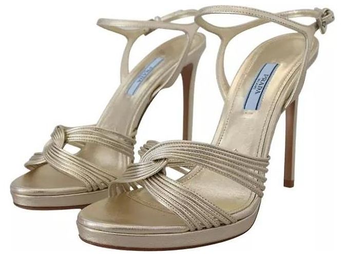 Prada Gold Metallic Sandalen mit Absatz EU 39.5 Golden - Ansicht 4