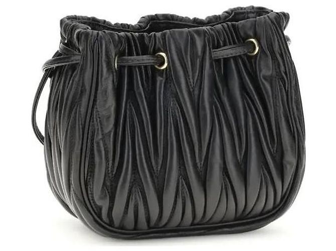 Miu Miu Mini Borsa a Secchiello in Pelle Nappa Matelassé Nero - vista 3