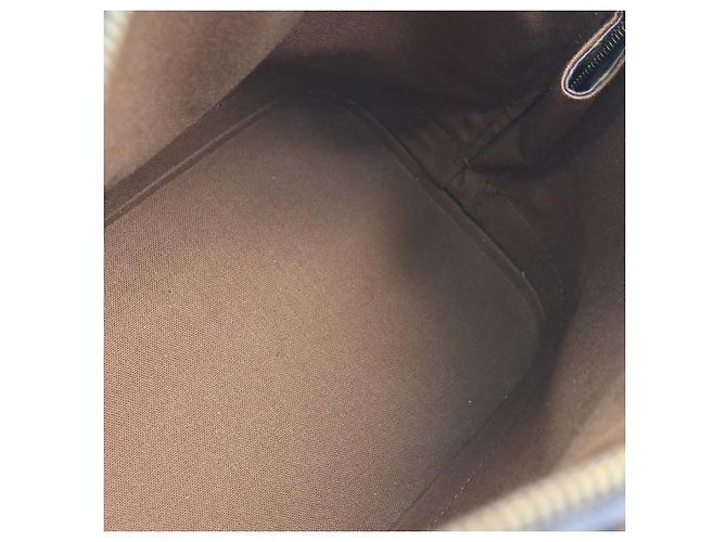 Louis Vuitton Alma Monogram Canvas PM Marrone - vista 3