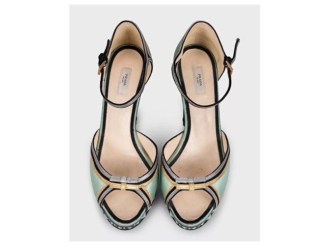 Prada Sandalen mit Textilabsatz in Hellblau mit Kristallabsatz Größe 37.5 Gebraucht - Ansicht 2